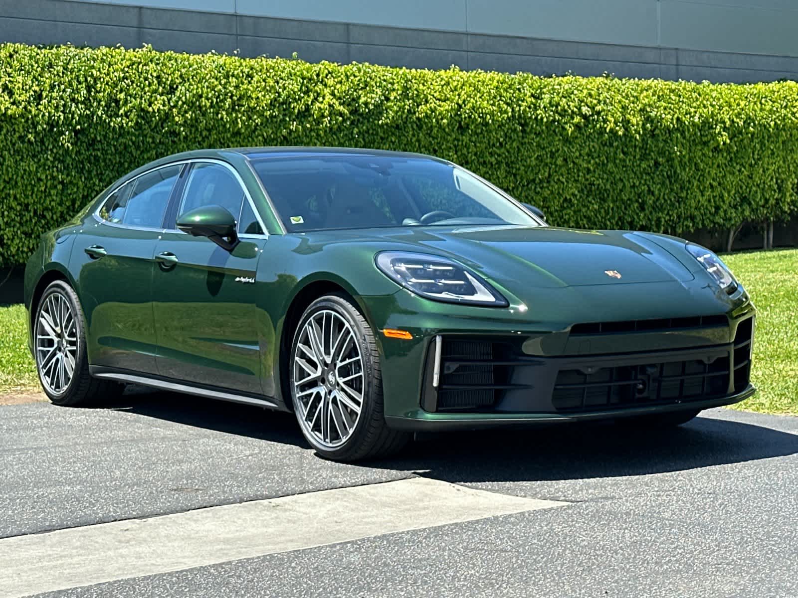 Thumbnail: 2026 Porsche Panamera - 10