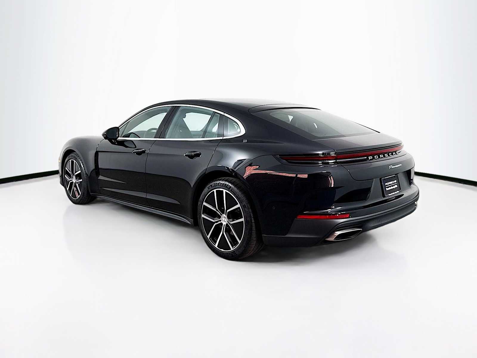 Thumbnail: 2025 Porsche Panamera - 3