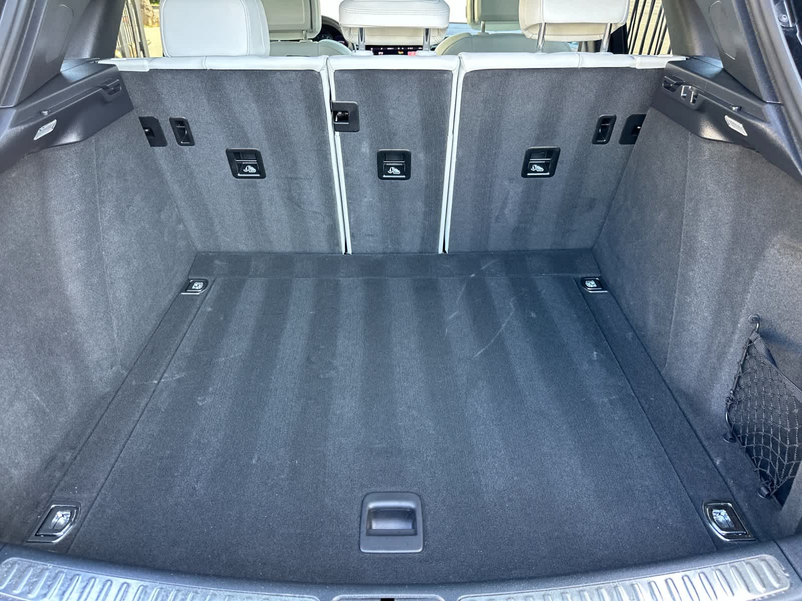 Thumbnail: 2025 Porsche Macan - 16