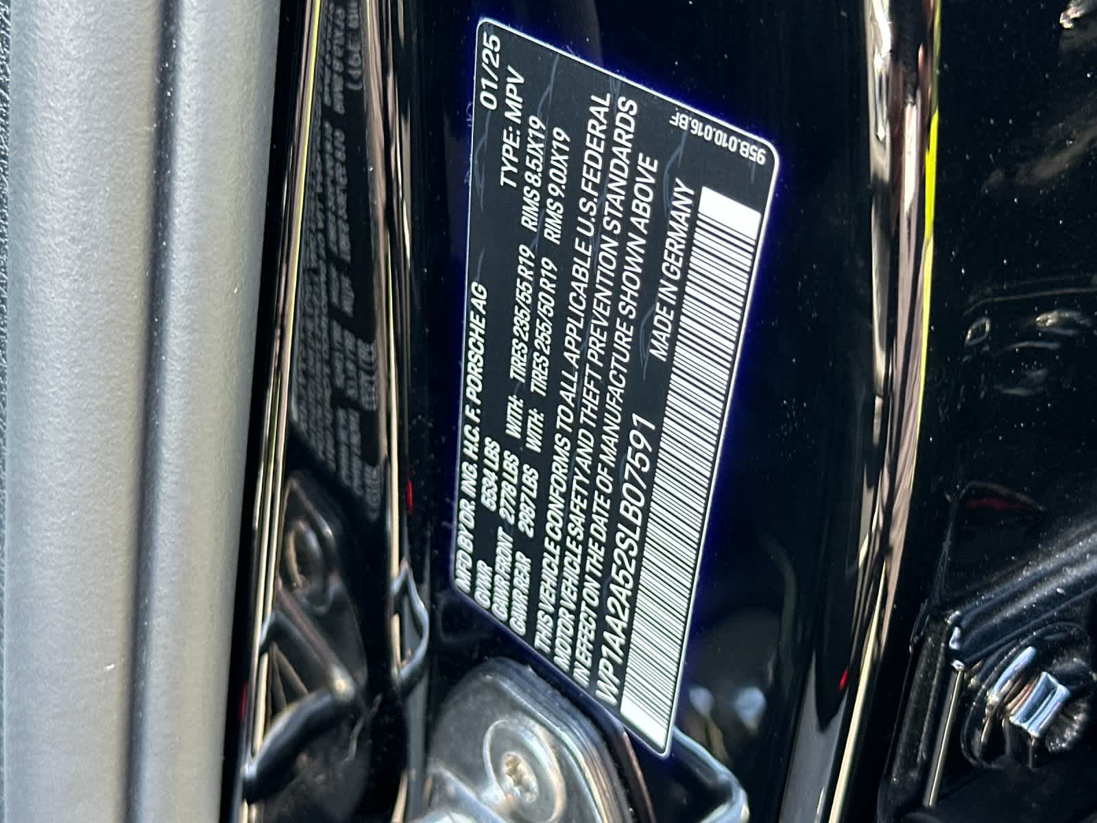 Thumbnail: 2025 Porsche Macan - 33