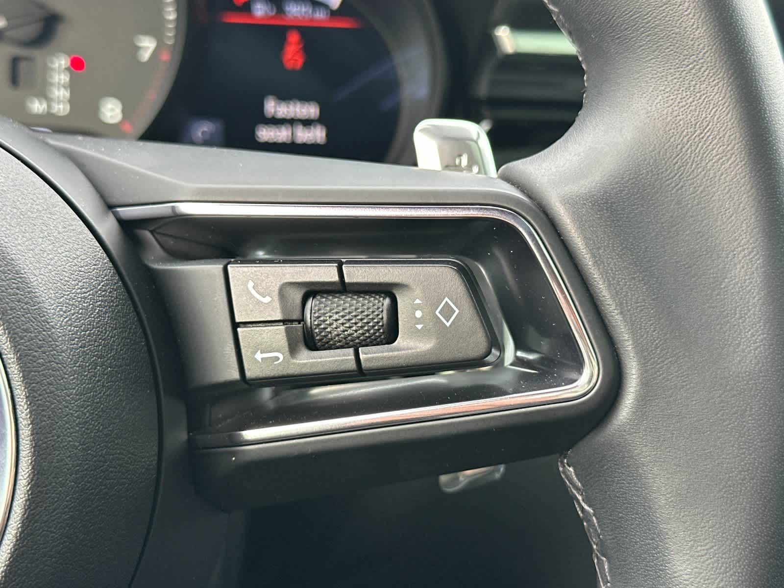 Thumbnail: 2025 Porsche Macan - 27