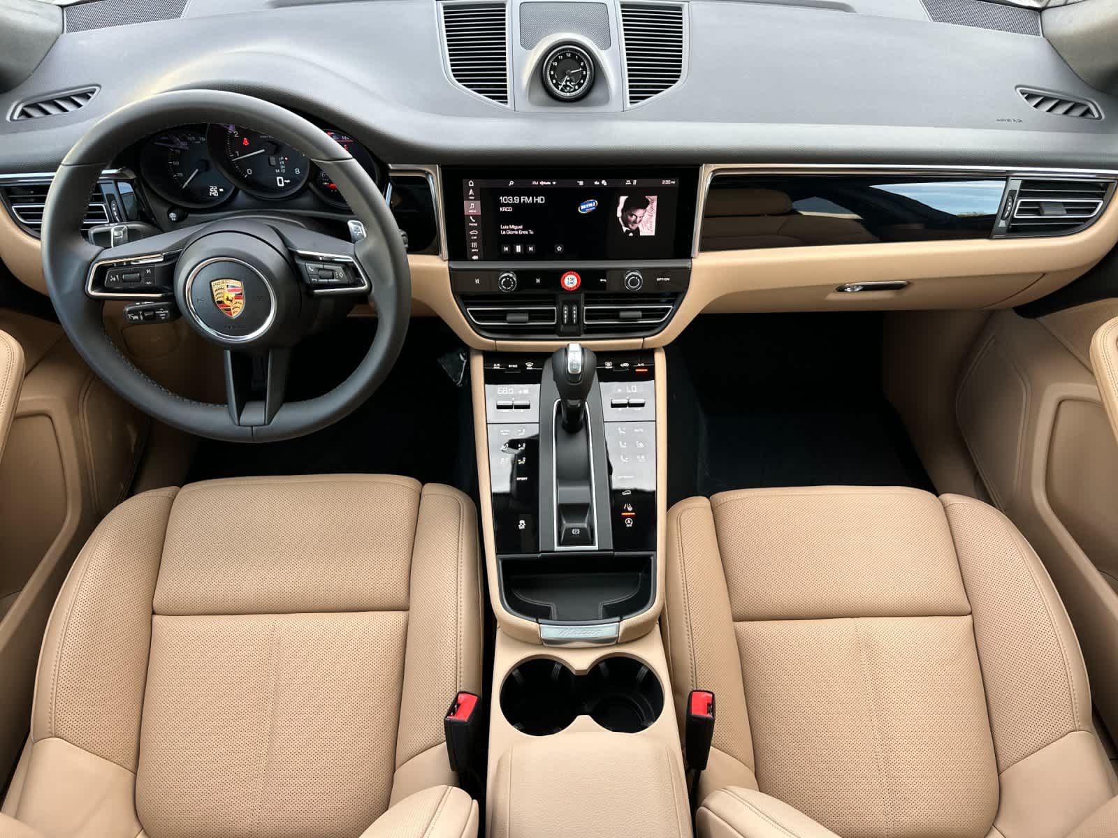 Thumbnail: 2026 Porsche Macan - 6