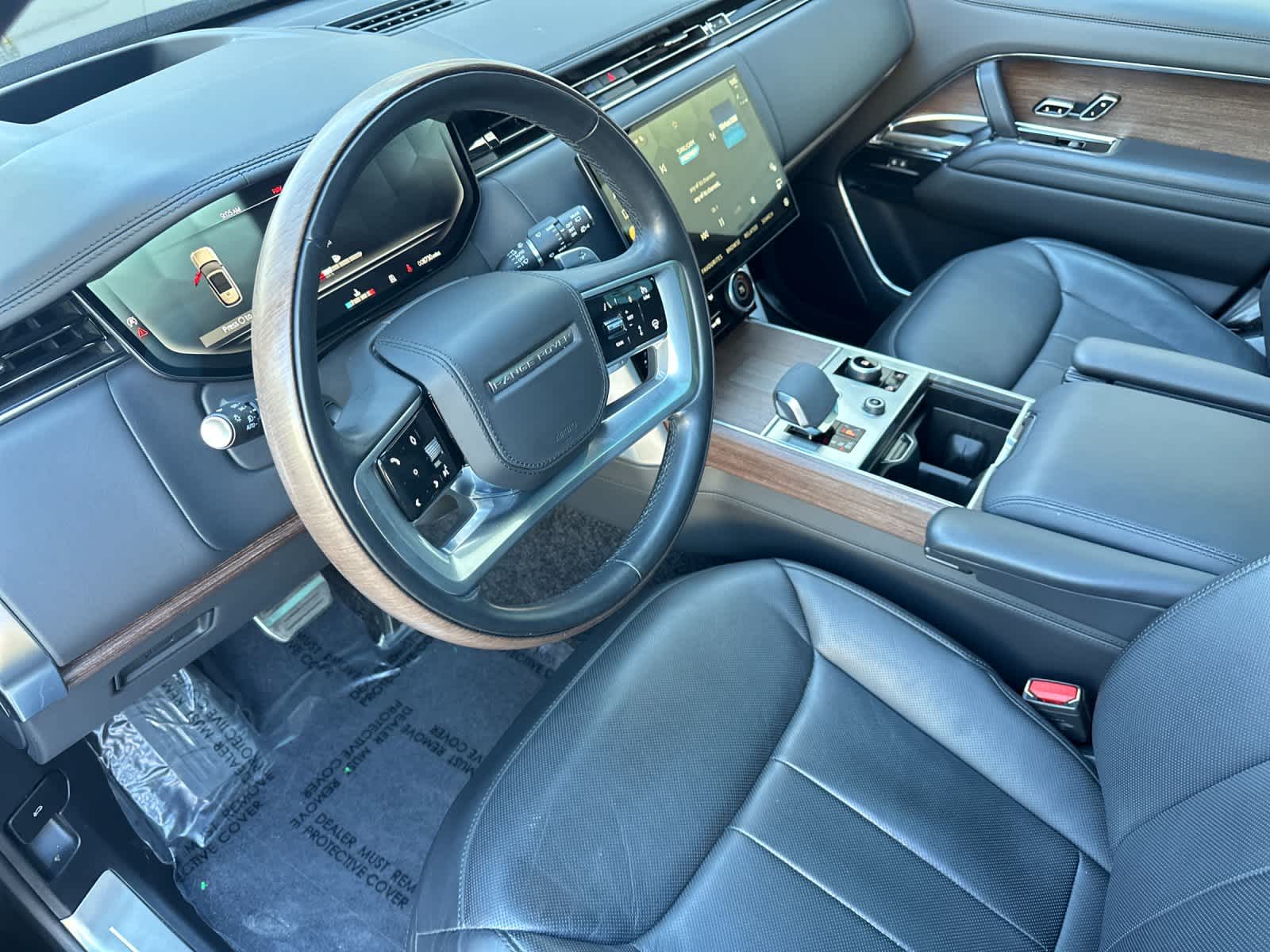 Thumbnail: 2023 Land Rover Range Rover - 4