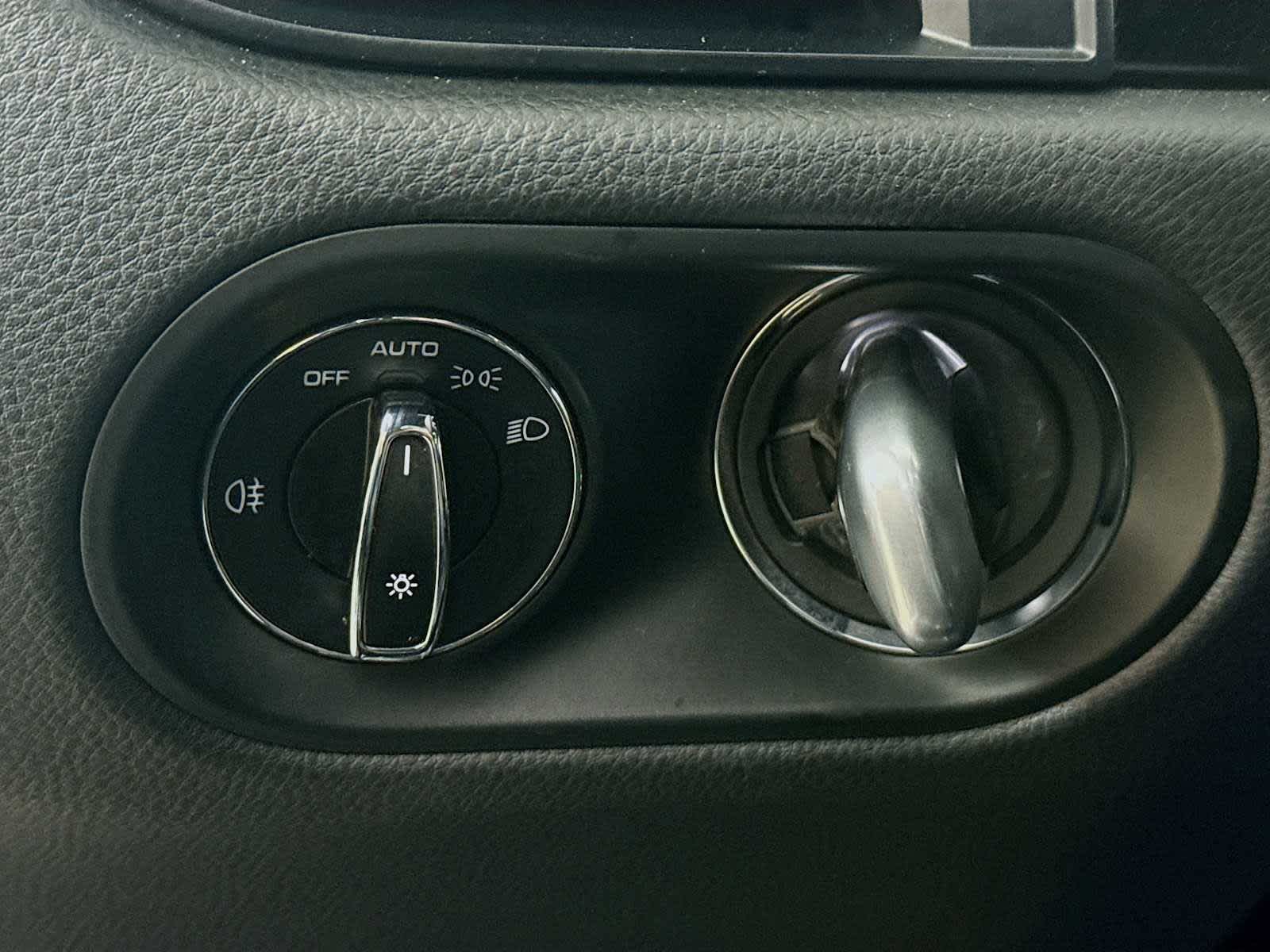 Thumbnail: 2024 Porsche Macan - 11