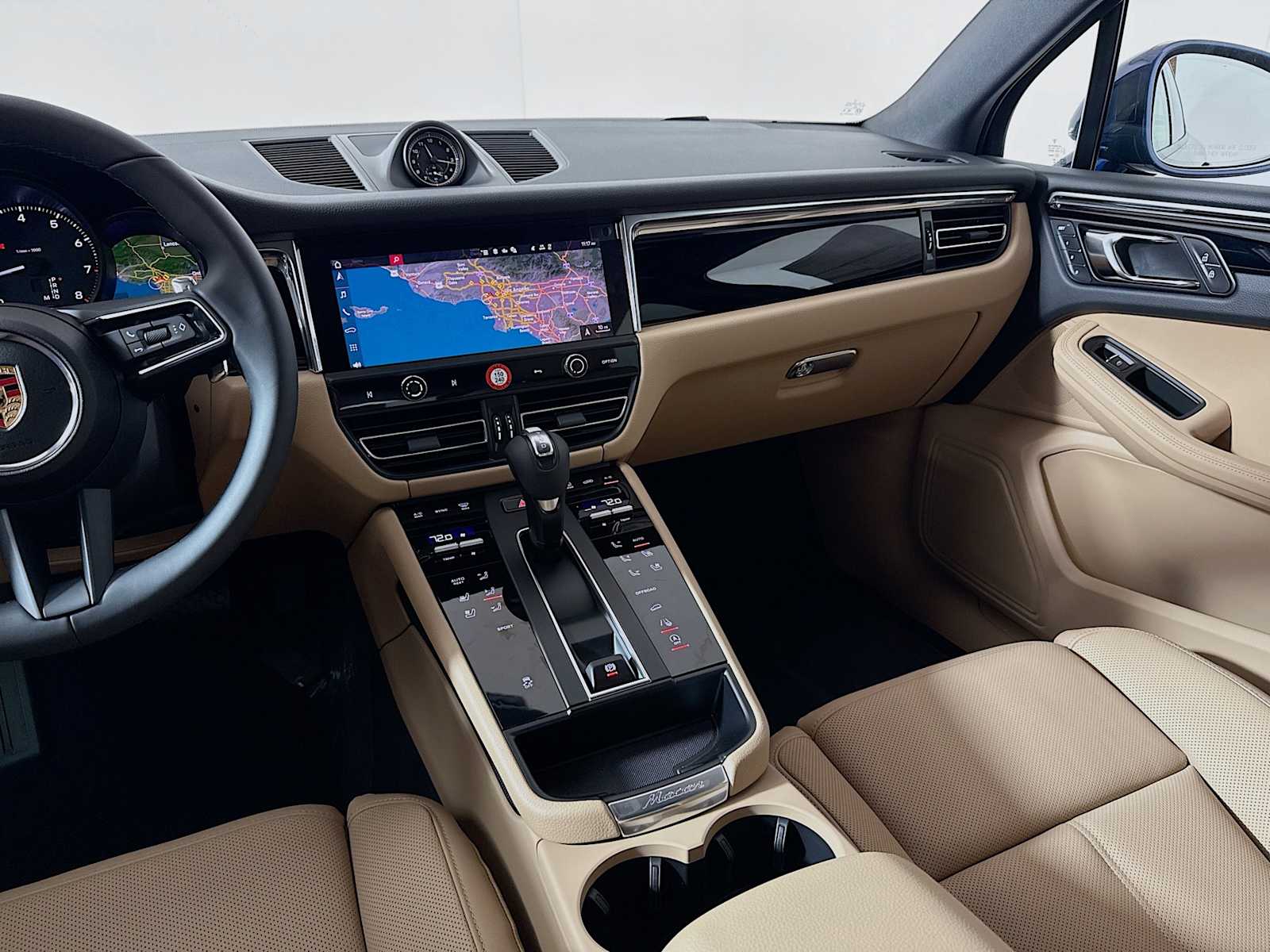 Thumbnail: 2025 Porsche Macan - 19