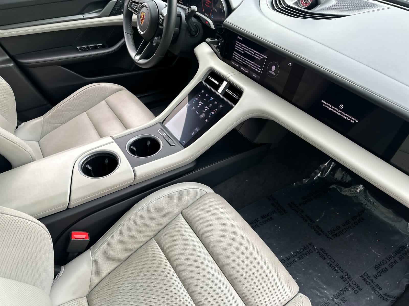 Thumbnail: 2022 Porsche Taycan - 16