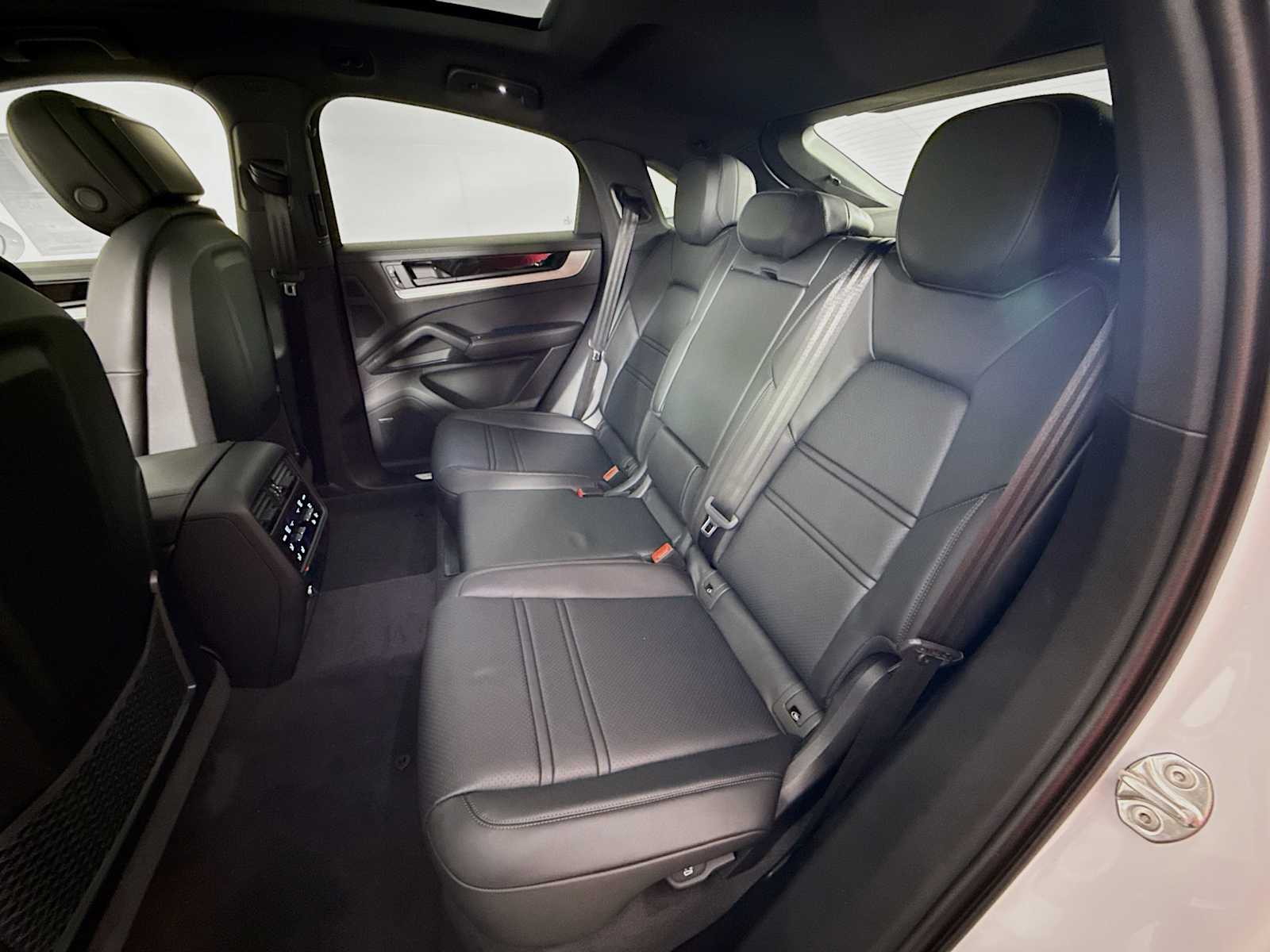 Thumbnail: 2025 Porsche Cayenne - 17