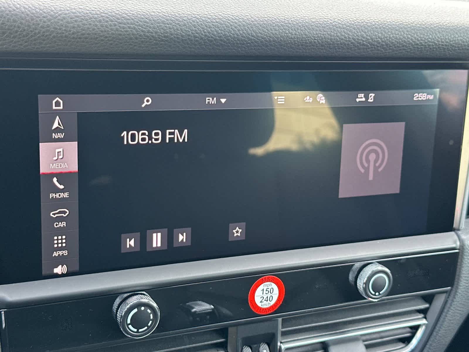 Thumbnail: 2026 Porsche Macan - 20