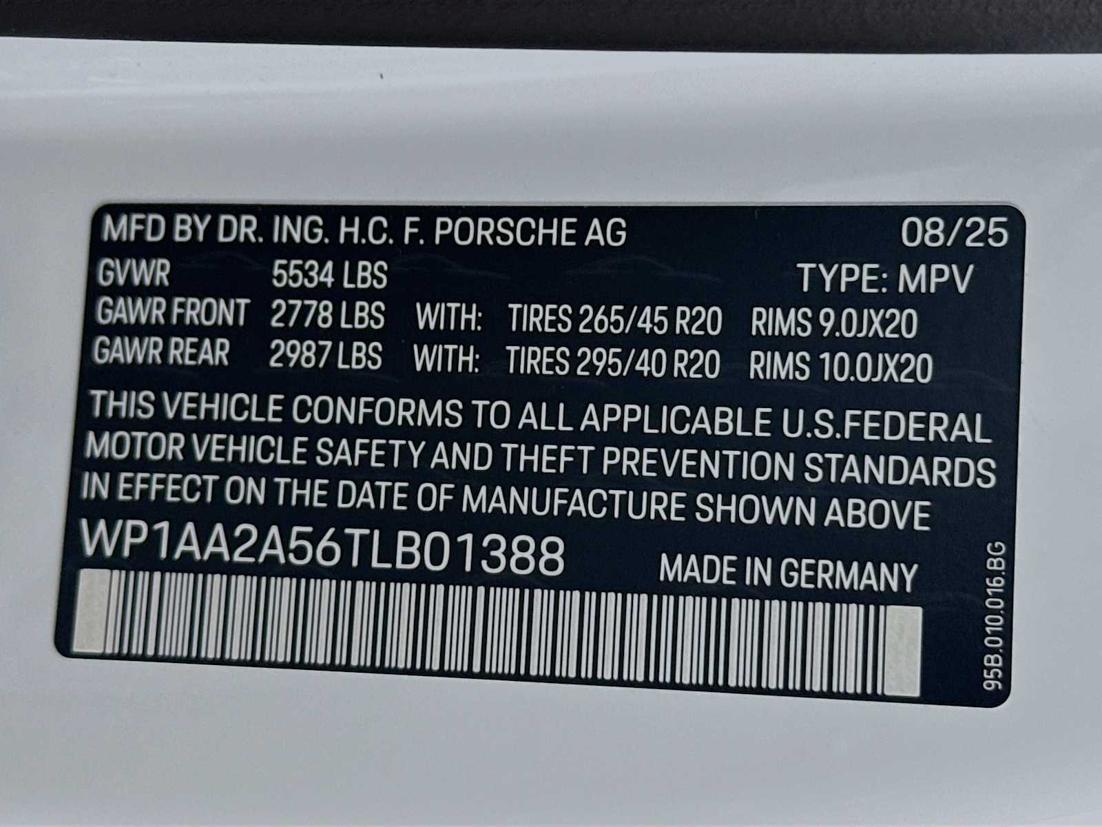 Thumbnail: 2026 Porsche Macan - 25