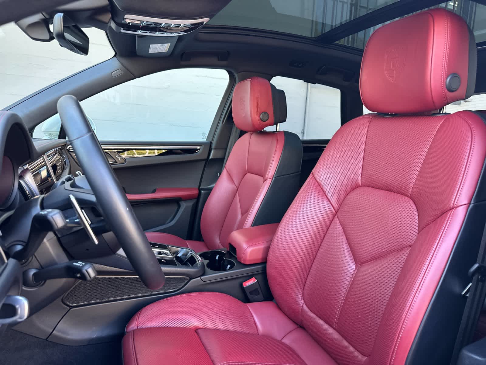 Thumbnail: 2025 Porsche Macan - 5