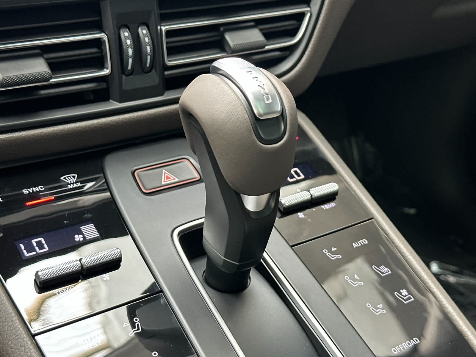 Thumbnail: 2026 Porsche Macan - 25