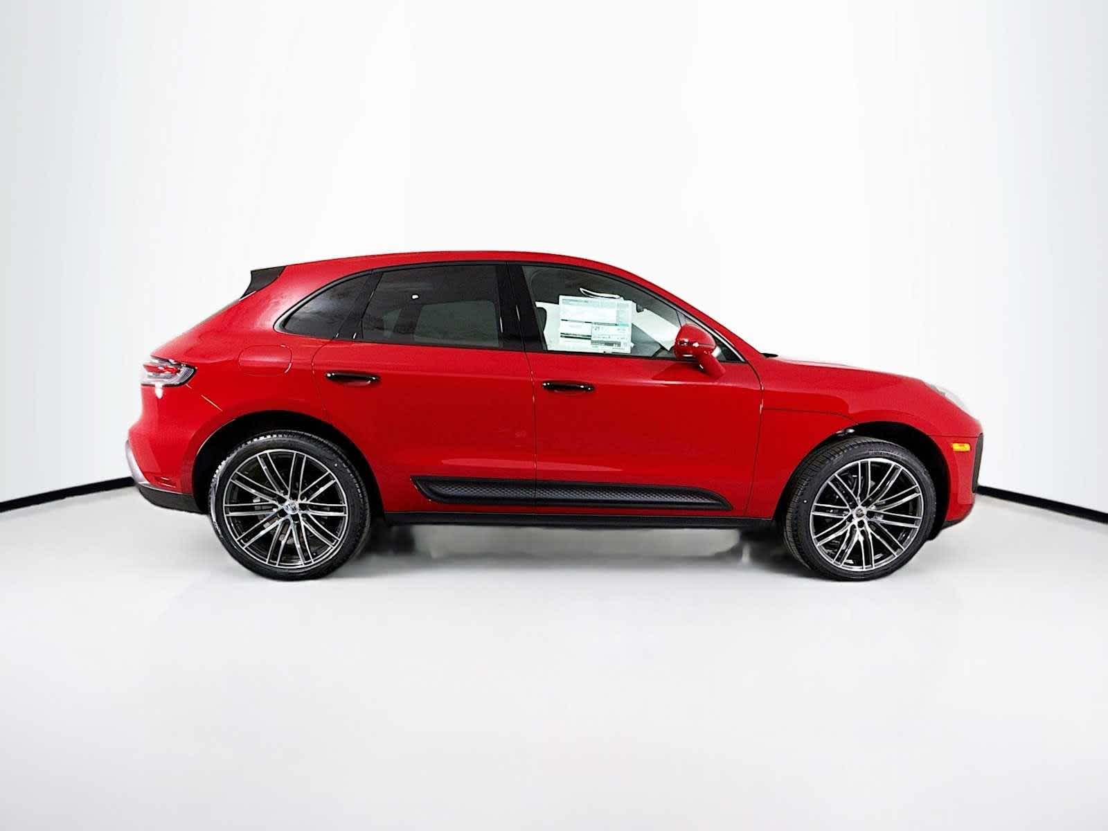 Thumbnail: 2025 Porsche Macan - 8