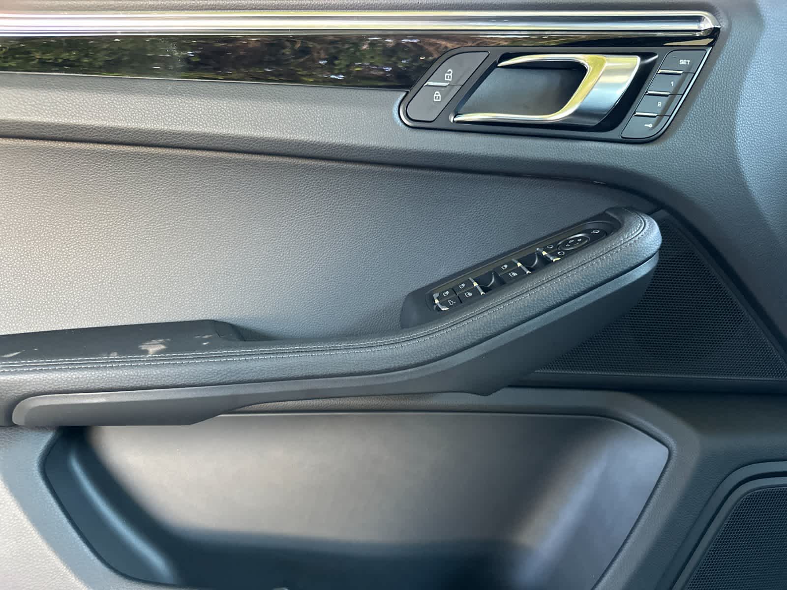 Thumbnail: 2026 Porsche Macan - 12