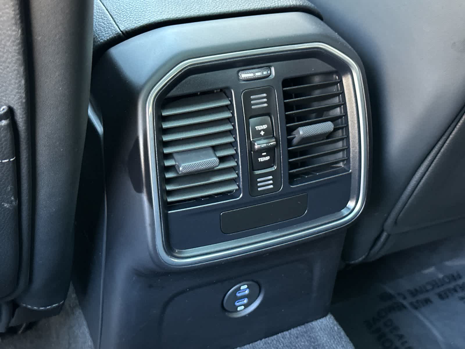 Thumbnail: 2025 Porsche Macan - 14