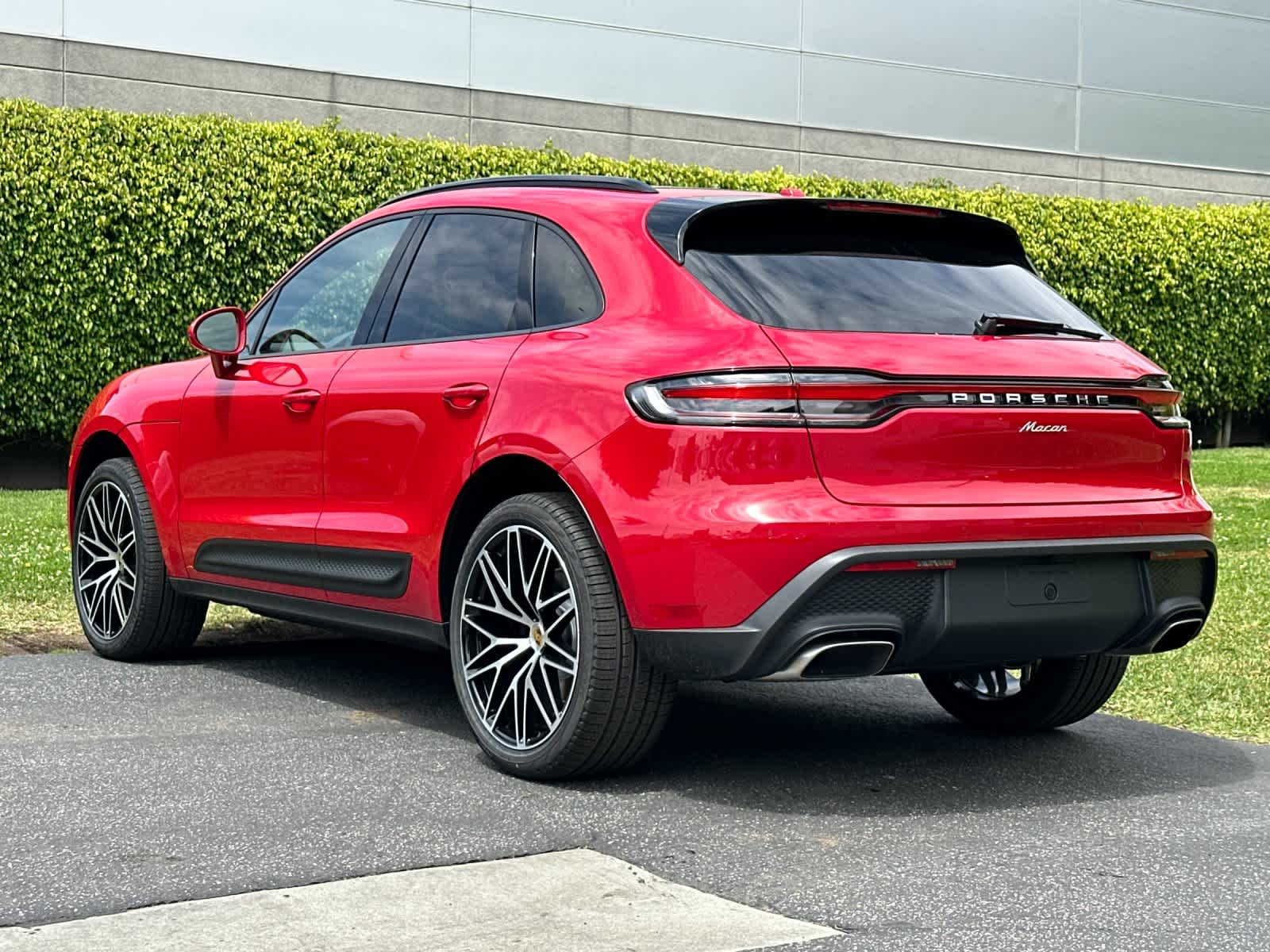Thumbnail: 2026 Porsche Macan - 3