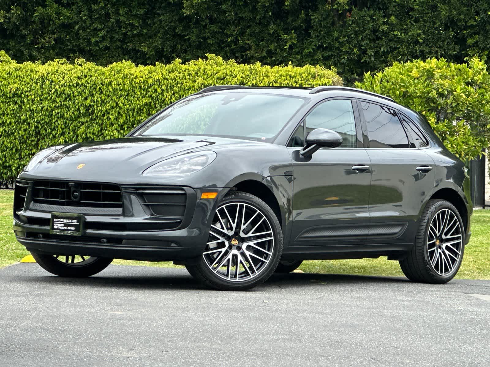Thumbnail: 2026 Porsche Macan - 1