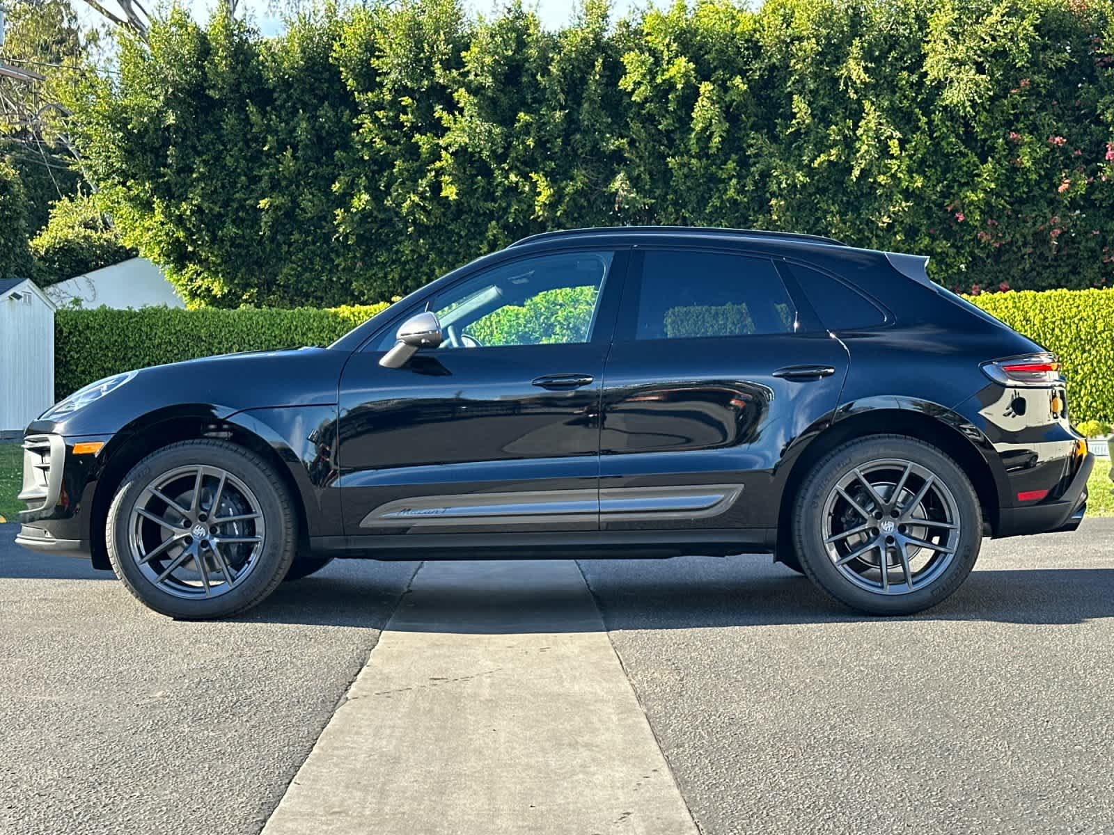 Thumbnail: 2026 Porsche Macan - 2