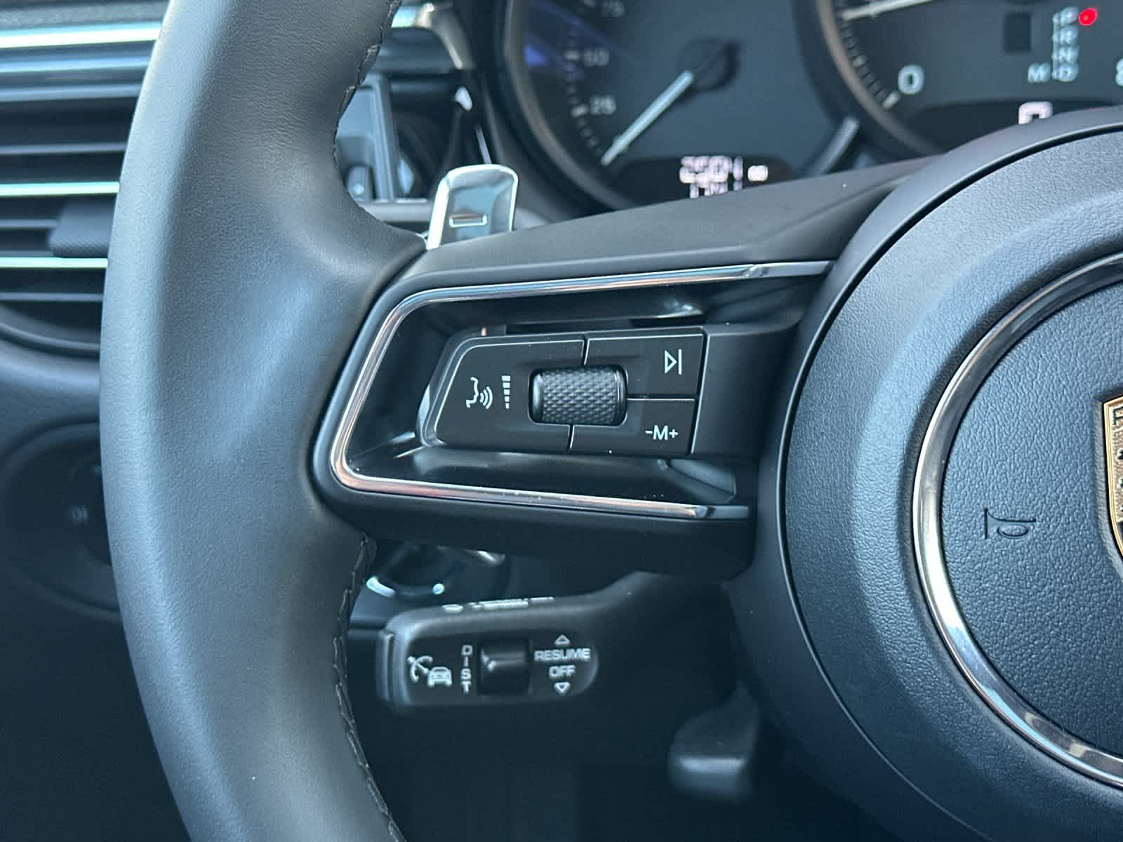 Thumbnail: 2026 Porsche Macan - 26