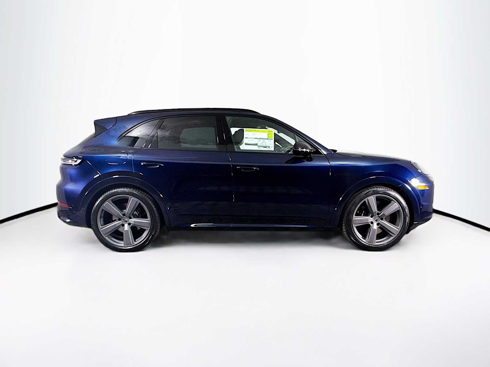 Thumbnail: 2025 Porsche Cayenne - 8