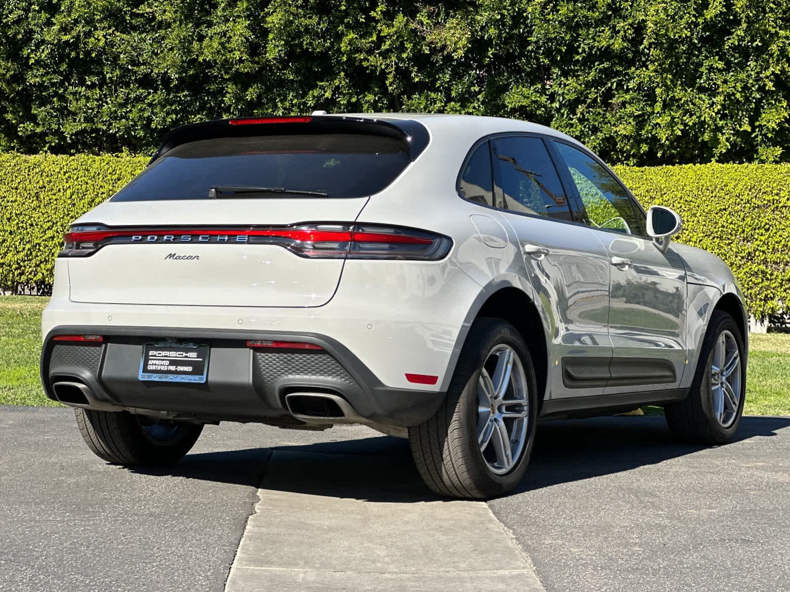 Thumbnail: 2025 Porsche Macan - 8