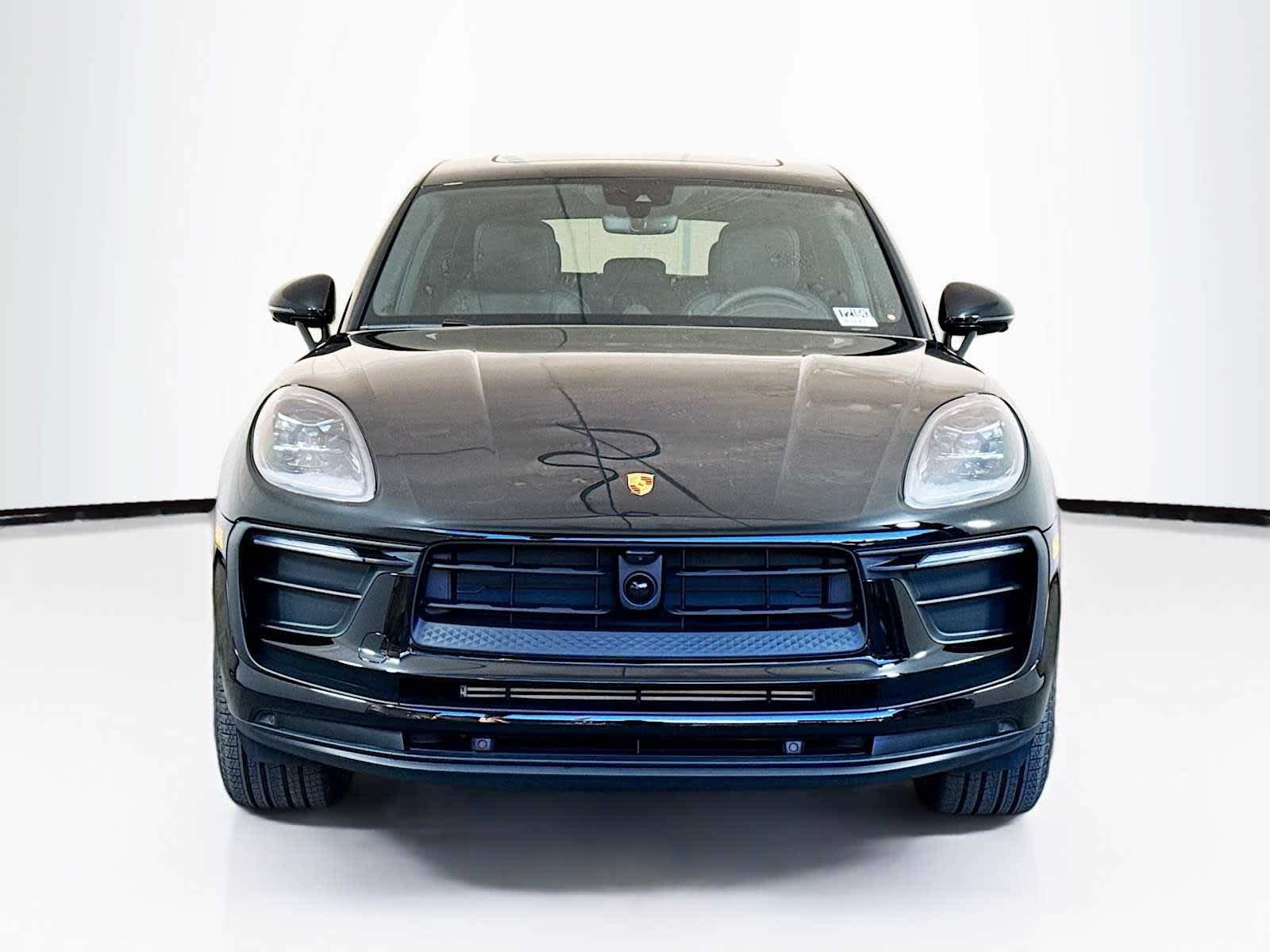 Thumbnail: 2026 Porsche Macan - 6