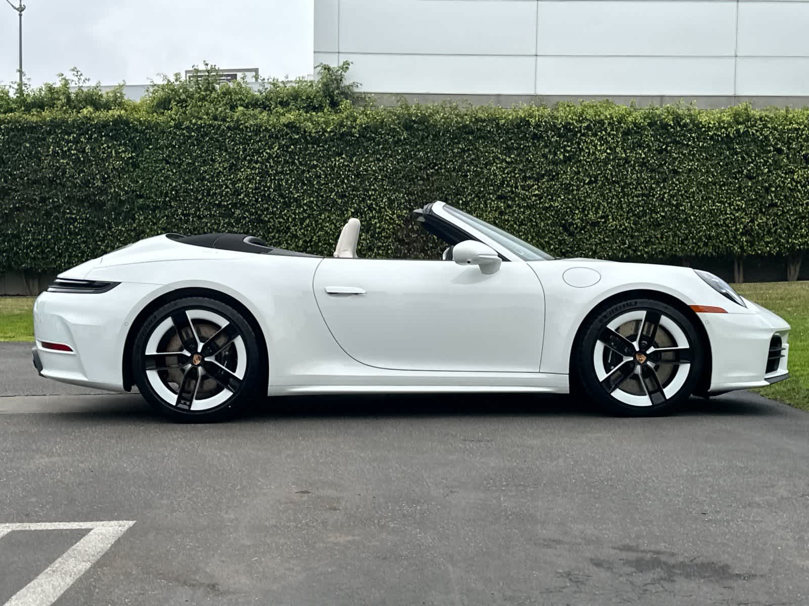 Thumbnail: 2026 Porsche 911 - 8