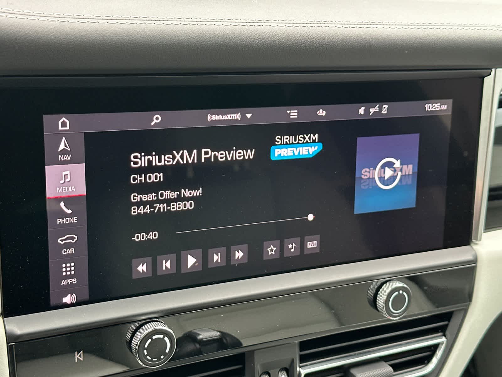 Thumbnail: 2023 Porsche Macan - 19