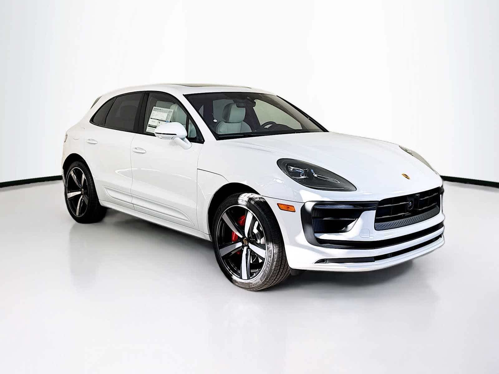 Thumbnail: 2026 Porsche Macan - 7