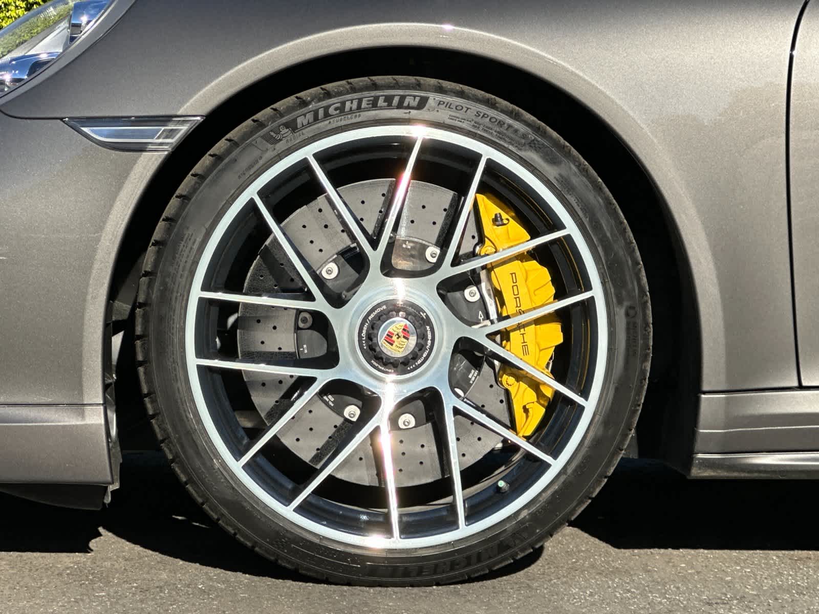 Thumbnail: 2019 Porsche 911 - 27