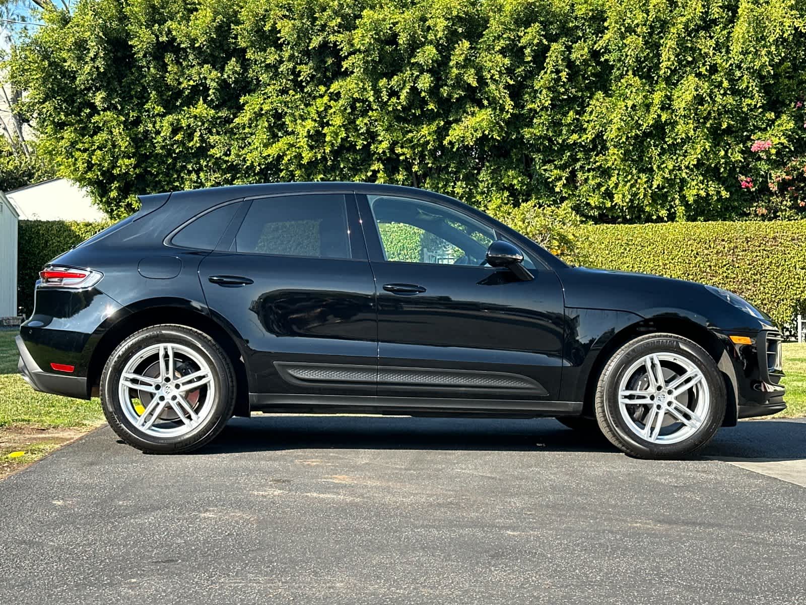 Thumbnail: 2025 Porsche Macan - 9