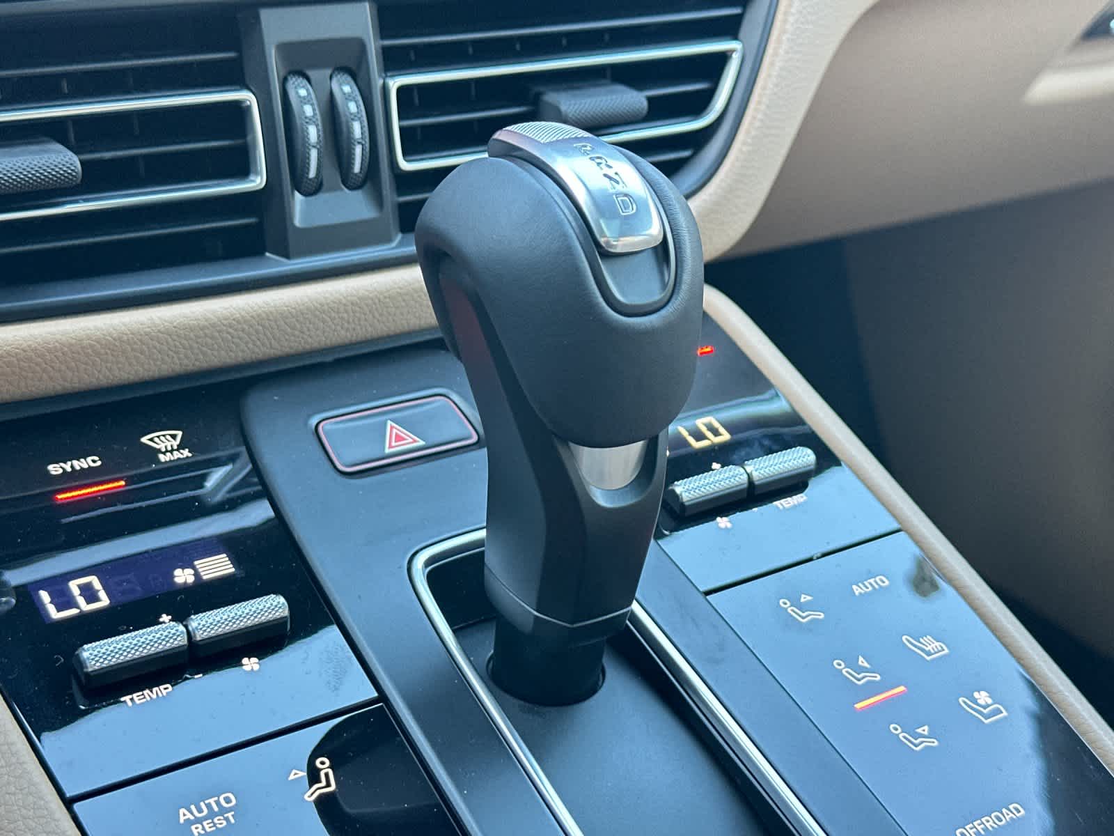 Thumbnail: 2026 Porsche Macan - 25