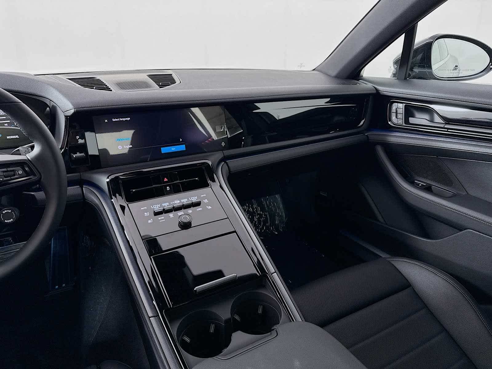 Thumbnail: 2025 Porsche Panamera - 19