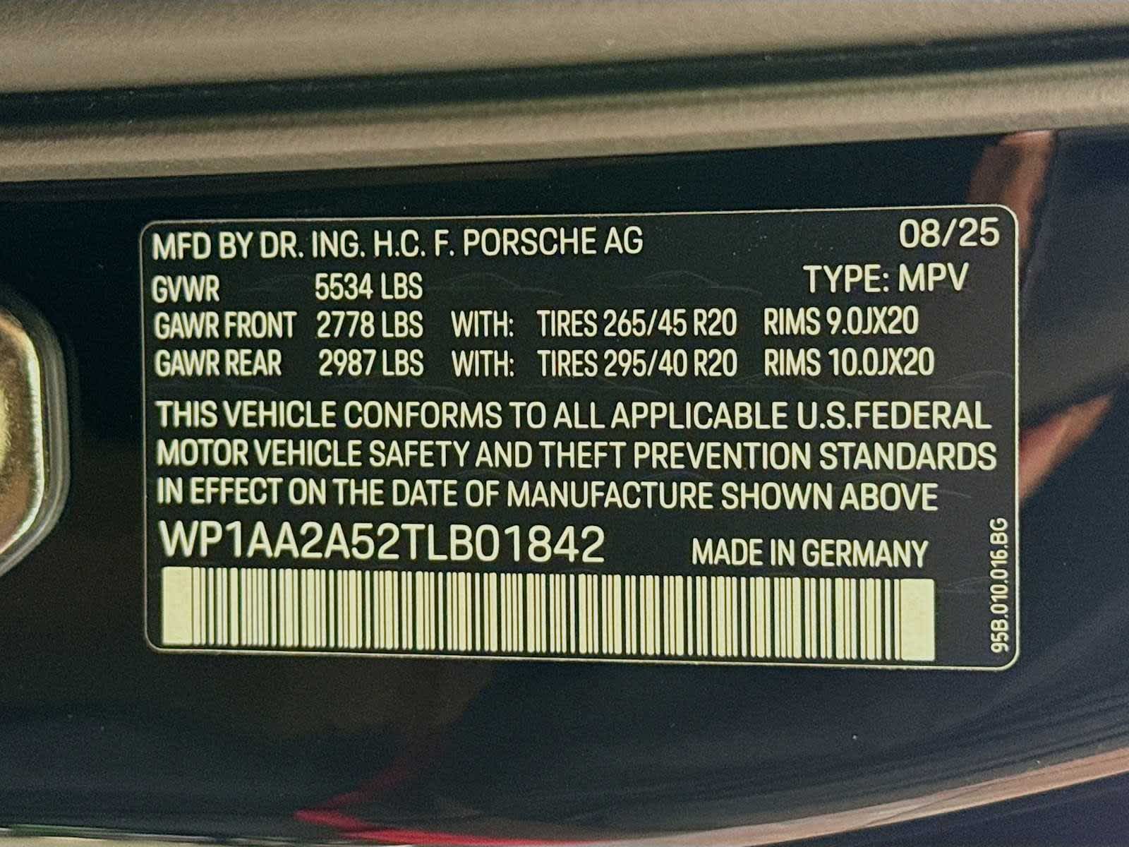 Thumbnail: 2026 Porsche Macan - 25