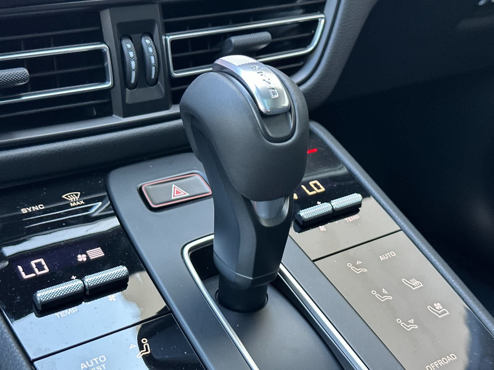 Thumbnail: 2026 Porsche Macan - 25