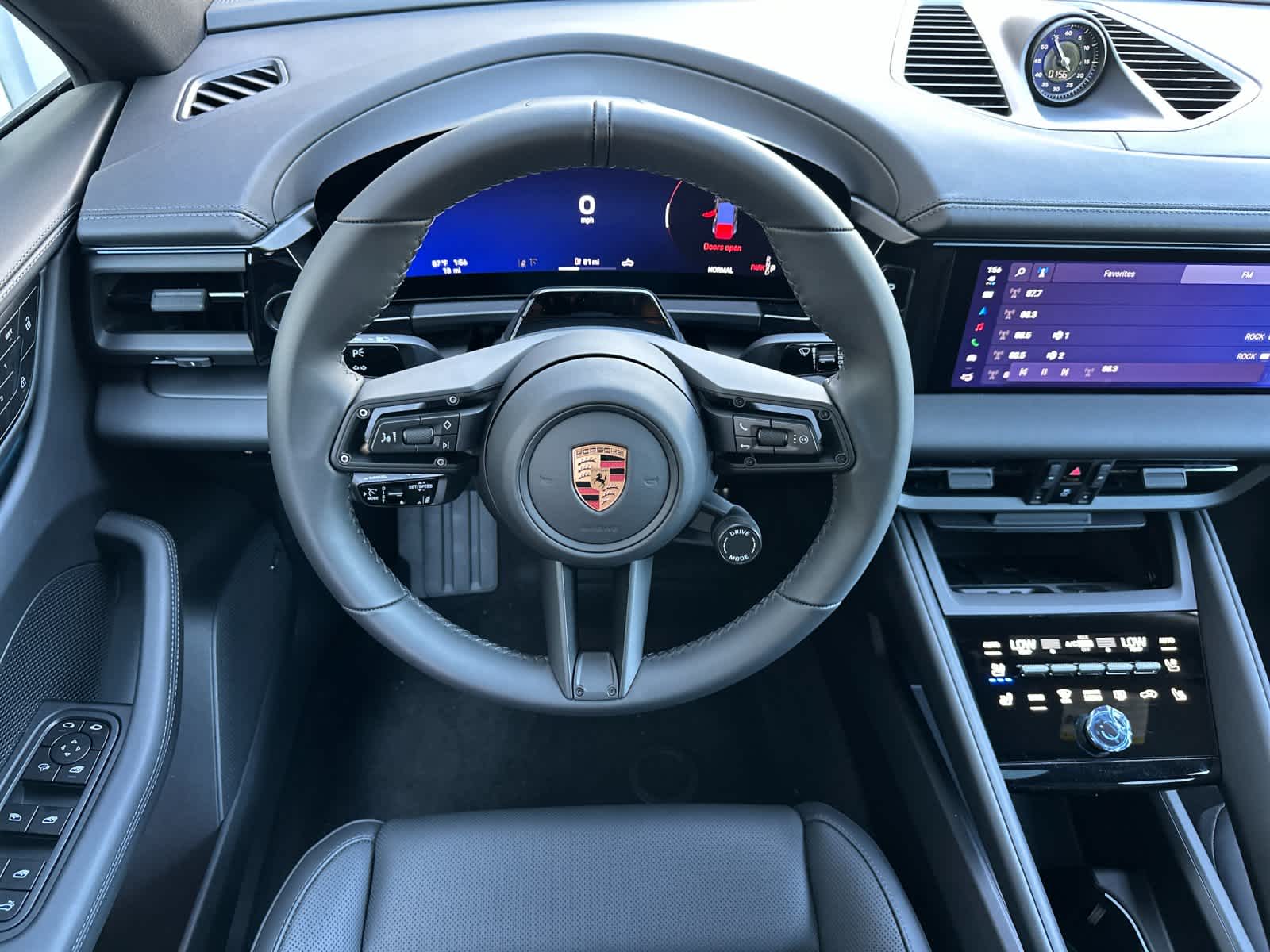 Thumbnail: 2026 Porsche Macan - 15