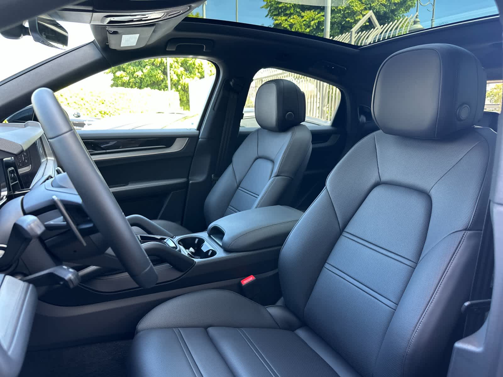 Thumbnail: 2026 Porsche Cayenne - 5