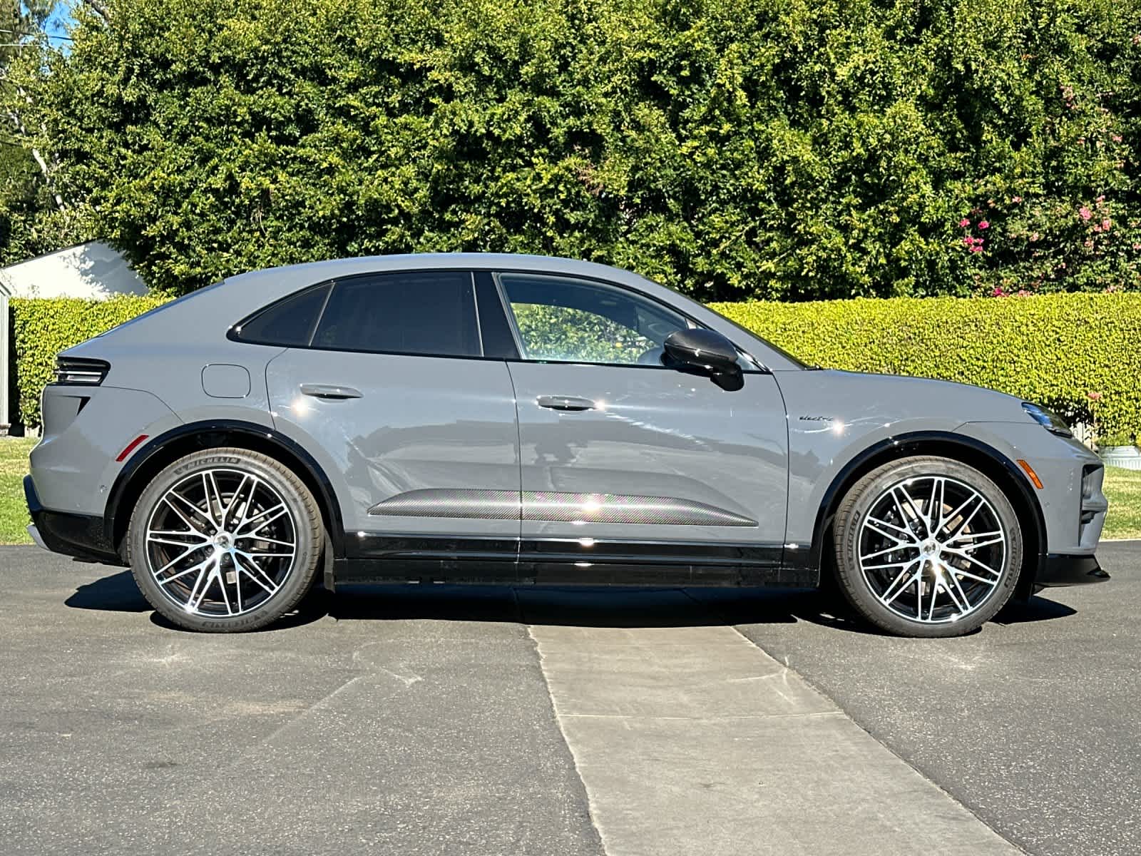 Thumbnail: 2025 Porsche Macan - 9