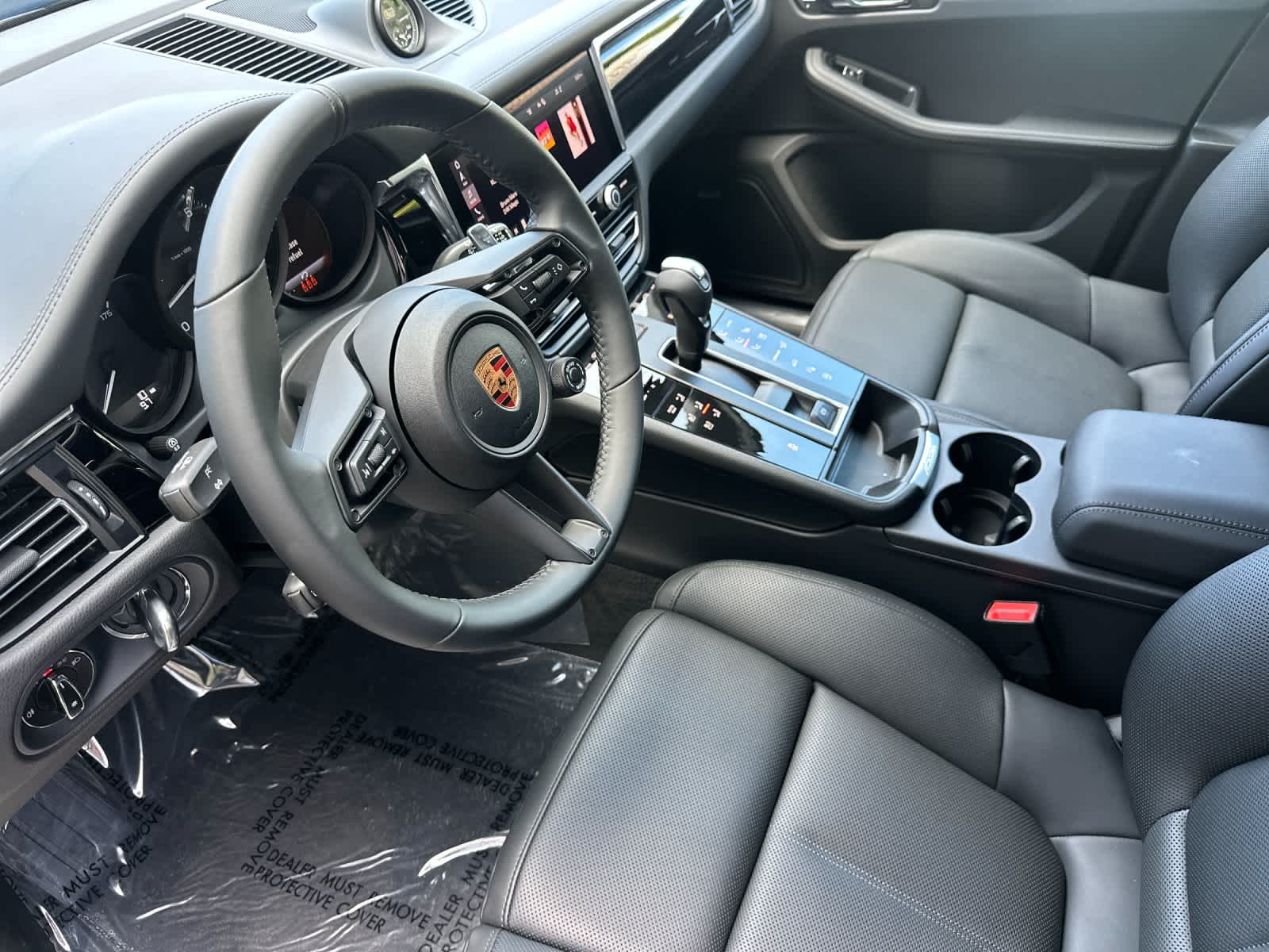 Thumbnail: 2026 Porsche Macan - 4