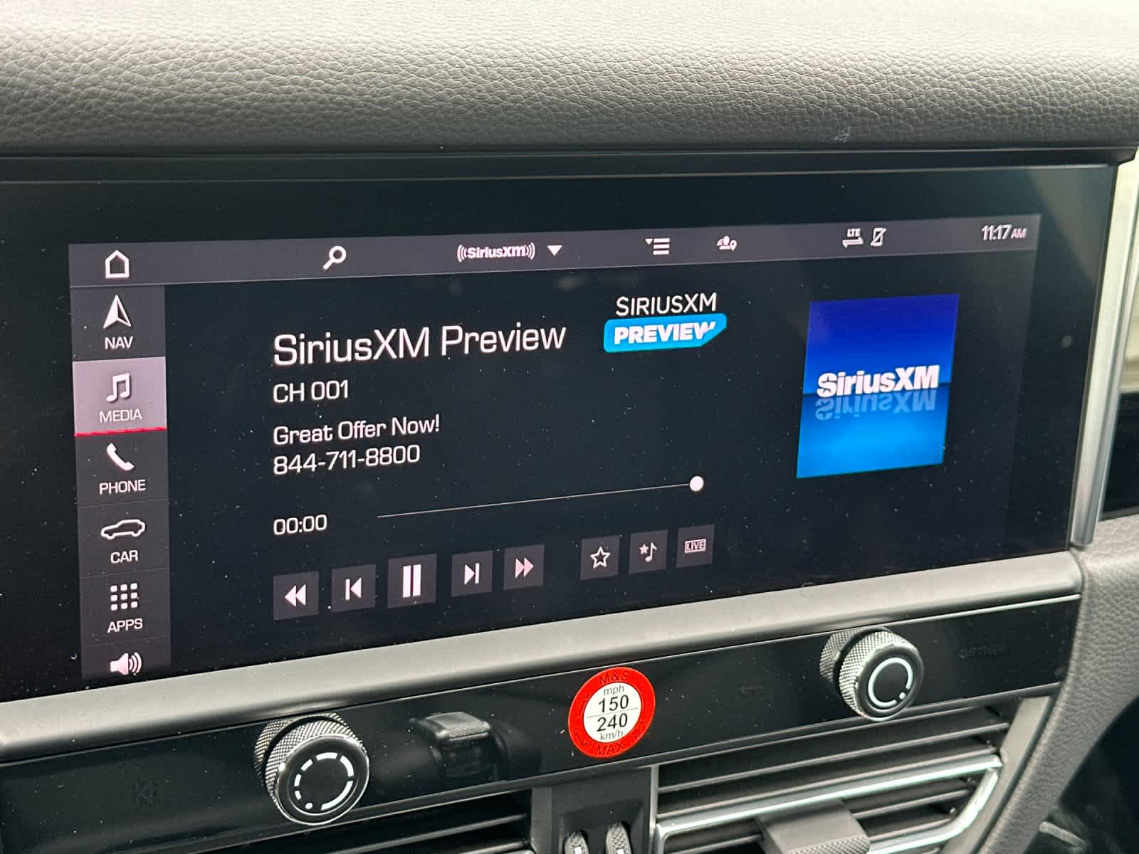 Thumbnail: 2023 Porsche Macan - 21