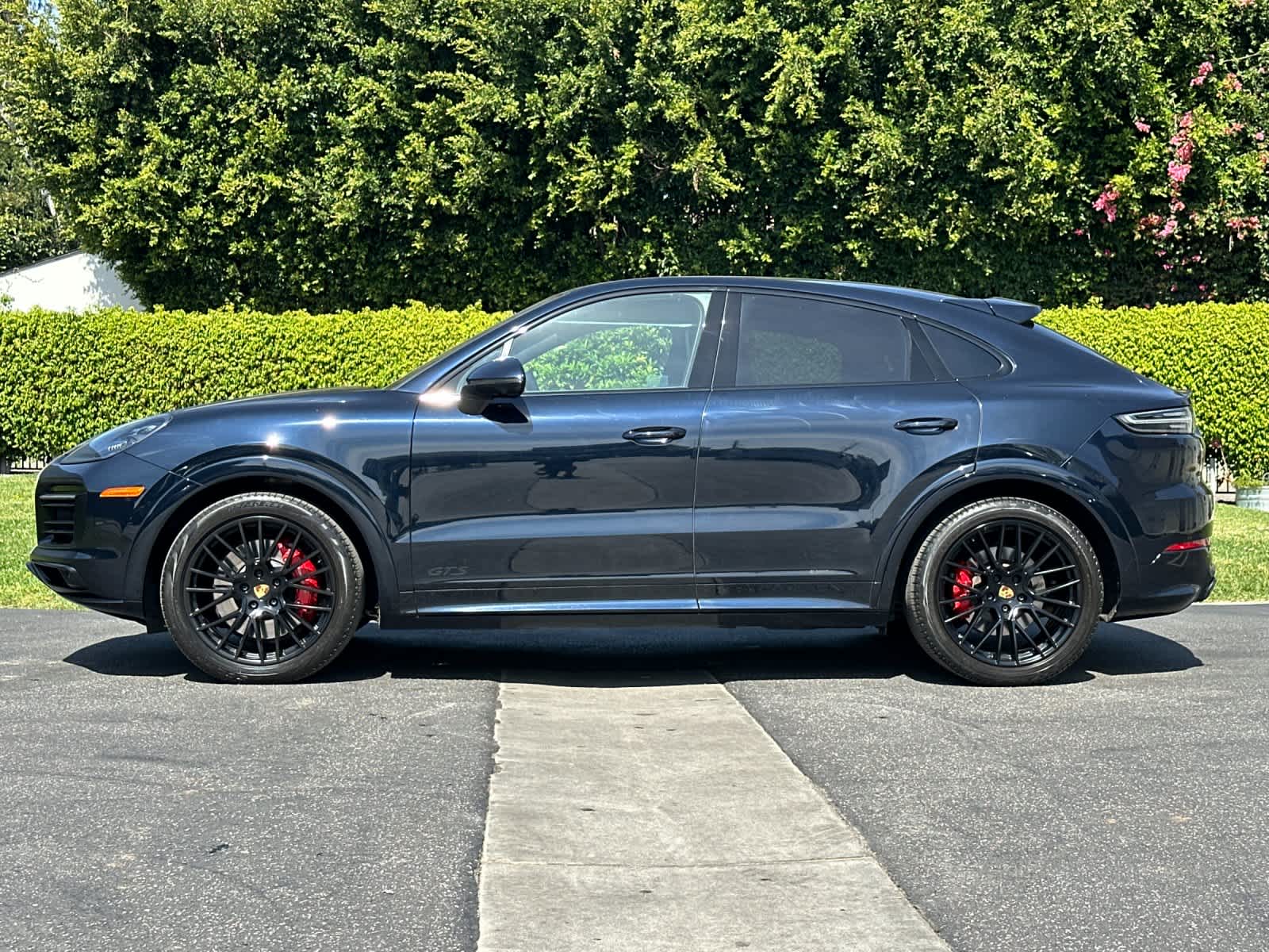 Thumbnail: 2023 Porsche Cayenne - 2