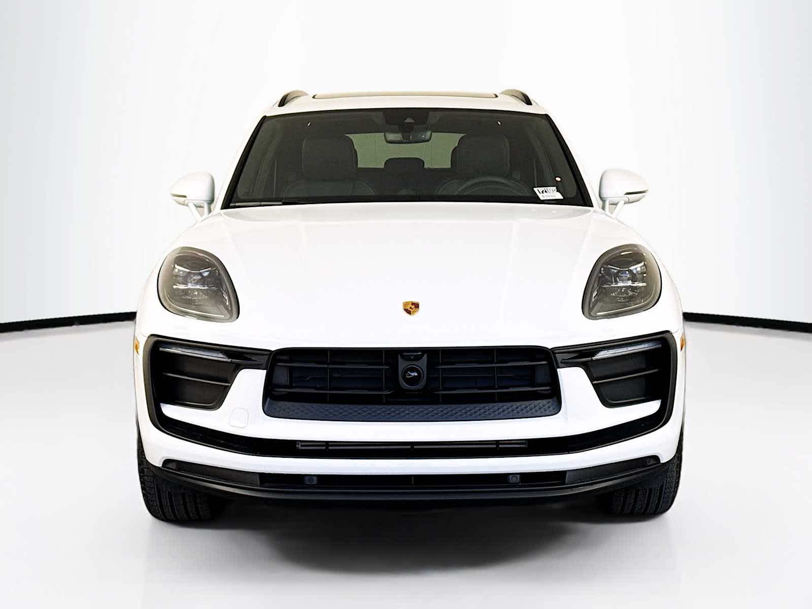 Thumbnail: 2026 Porsche Macan - 6