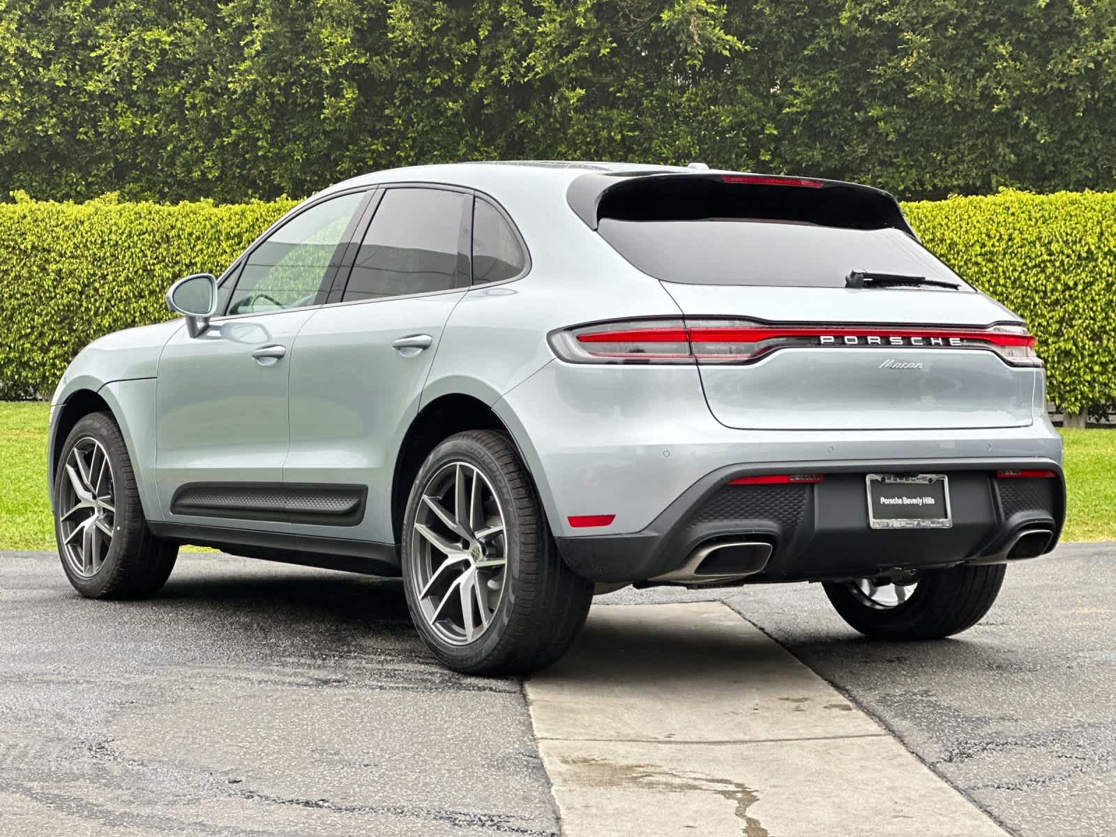Thumbnail: 2026 Porsche Macan - 3