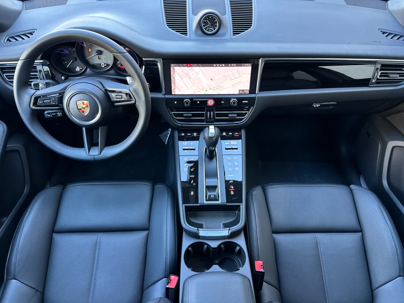 Thumbnail: 2026 Porsche Macan - 6