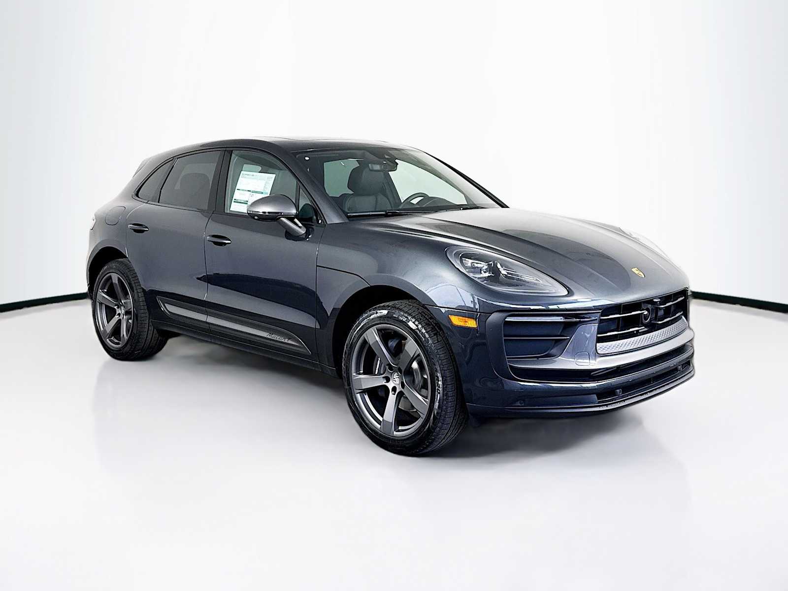 Thumbnail: 2026 Porsche Macan - 7