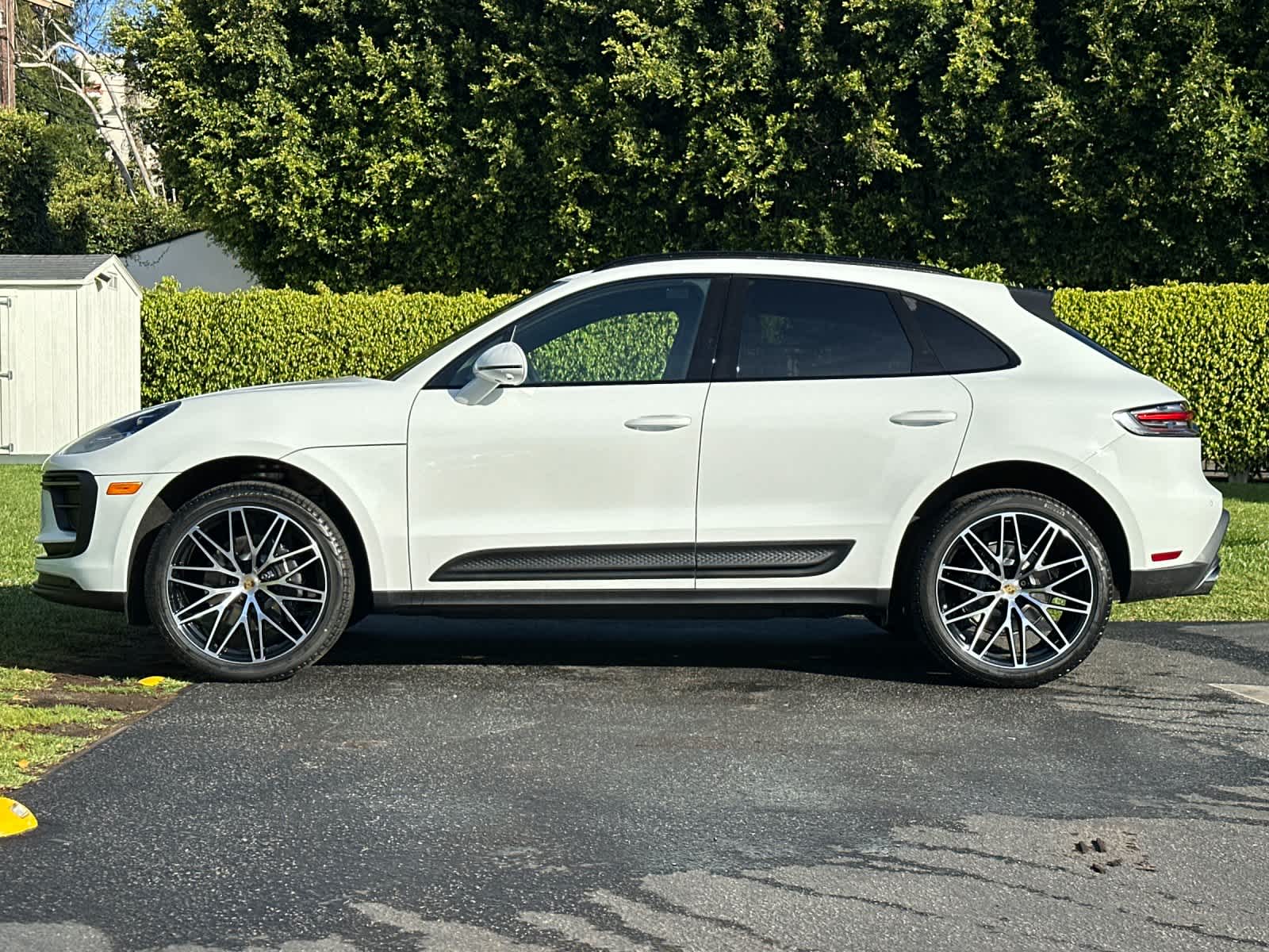 Thumbnail: 2026 Porsche Macan - 2