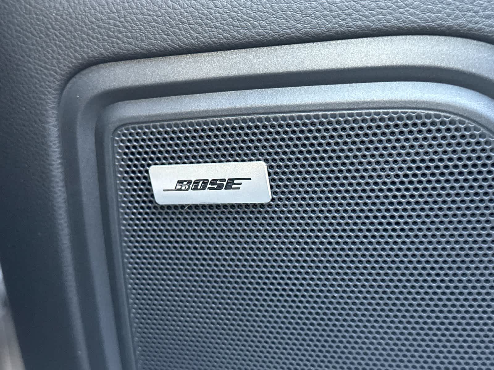 Thumbnail: 2026 Porsche Macan - 20