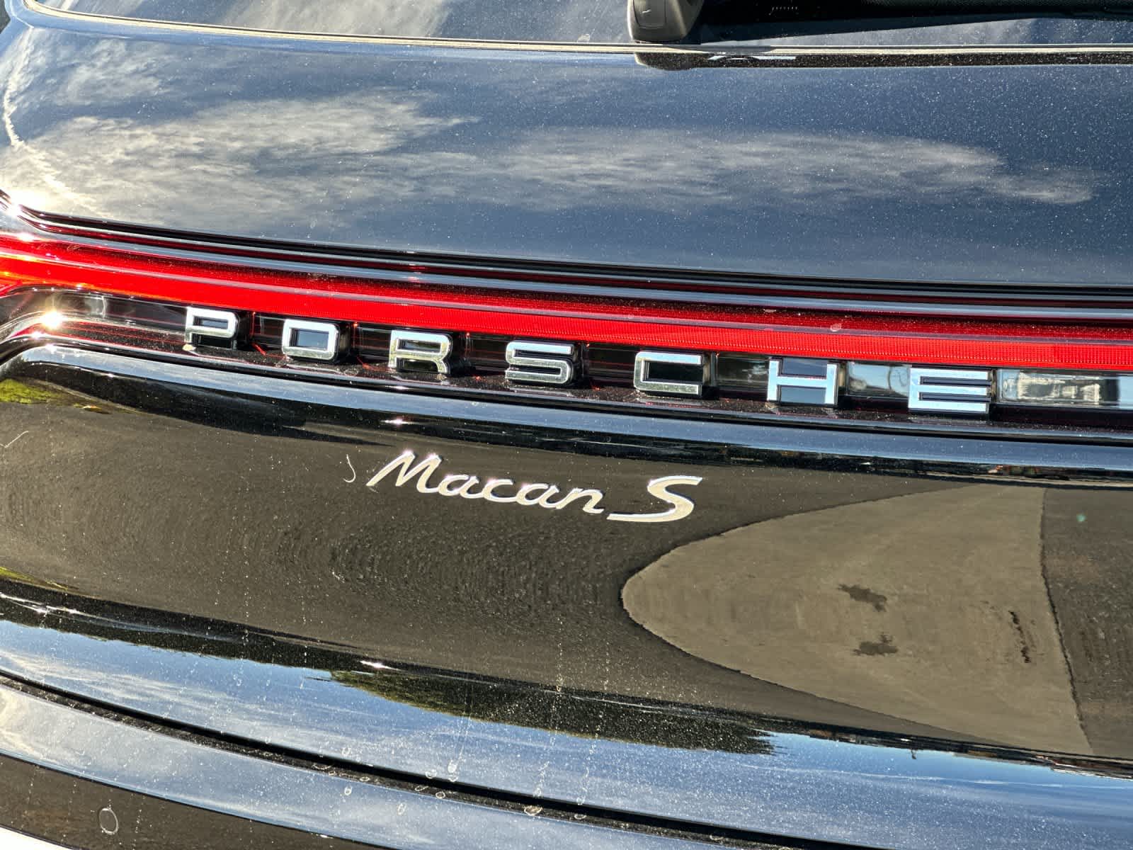 Thumbnail: 2026 Porsche Macan - 32