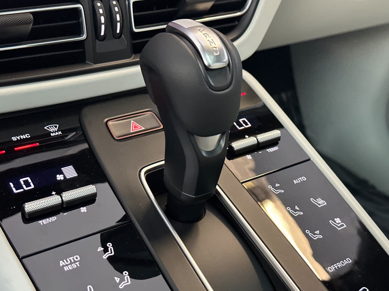 Thumbnail: 2026 Porsche Macan - 25