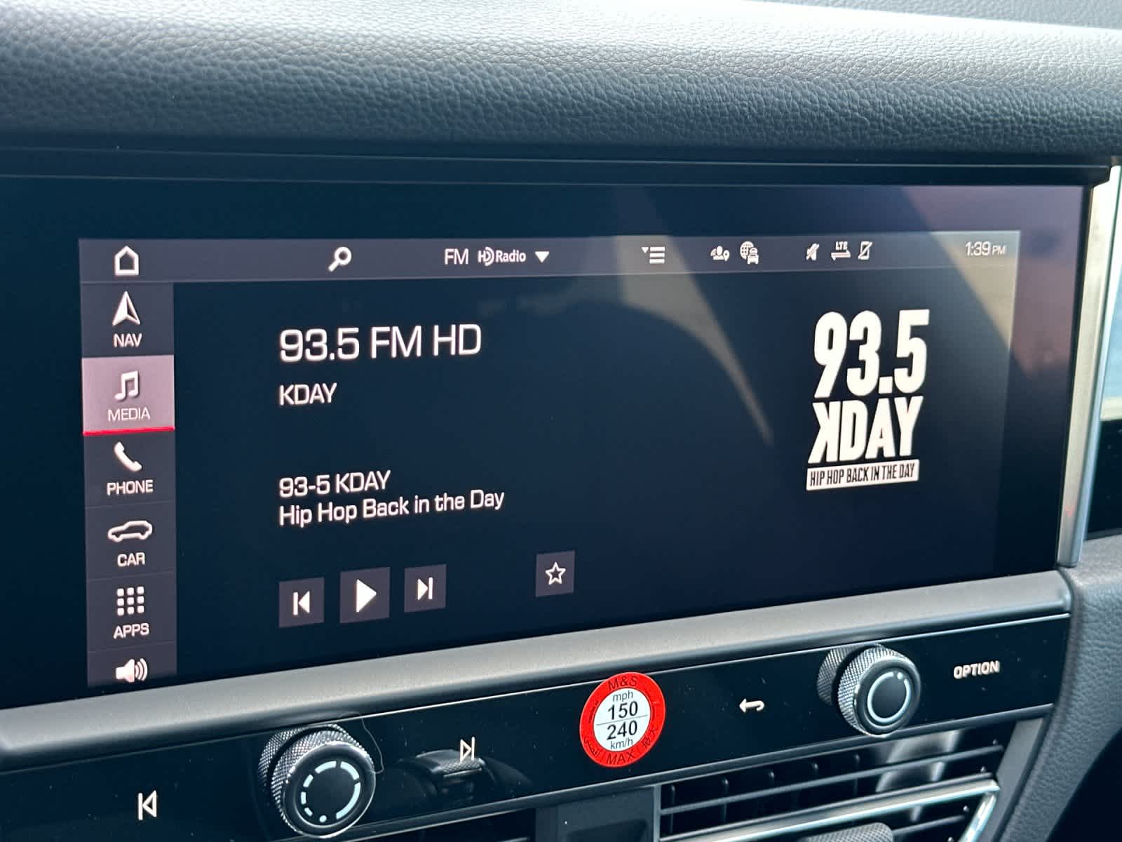 Thumbnail: 2026 Porsche Macan - 21