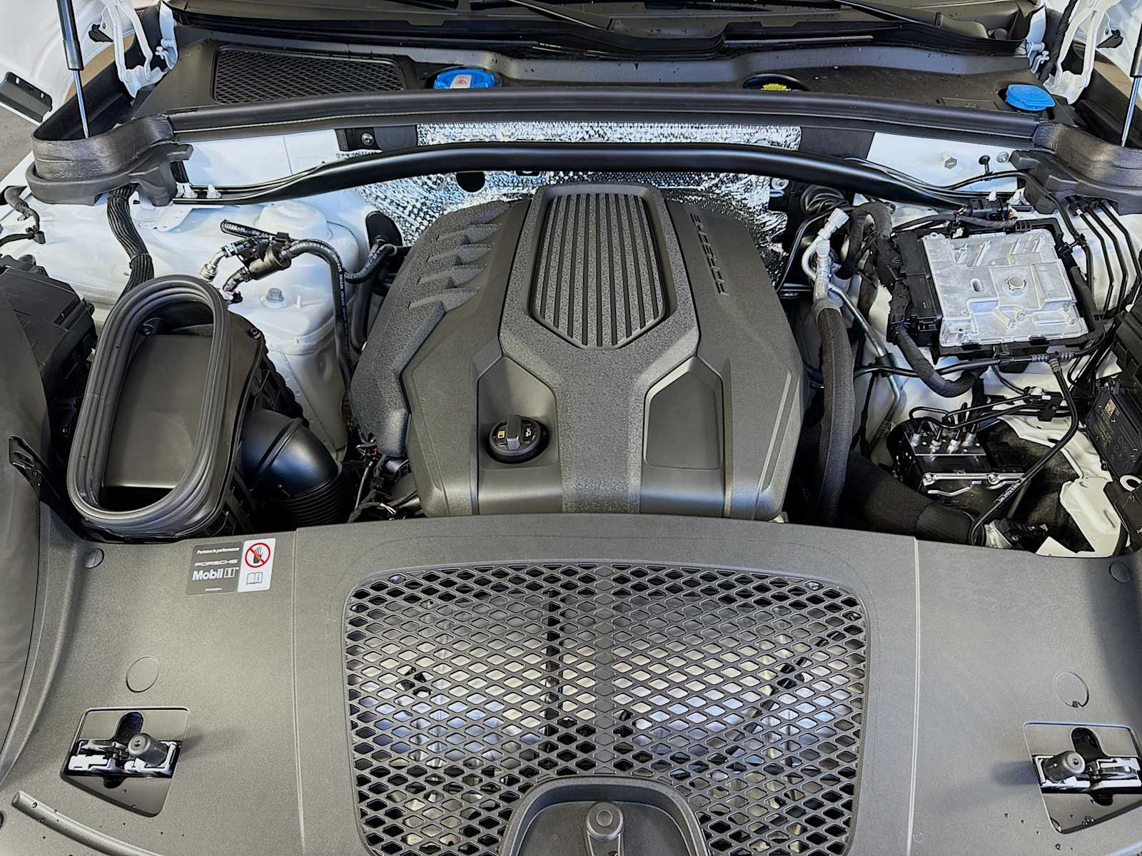 Thumbnail: 2026 Porsche Macan - 23